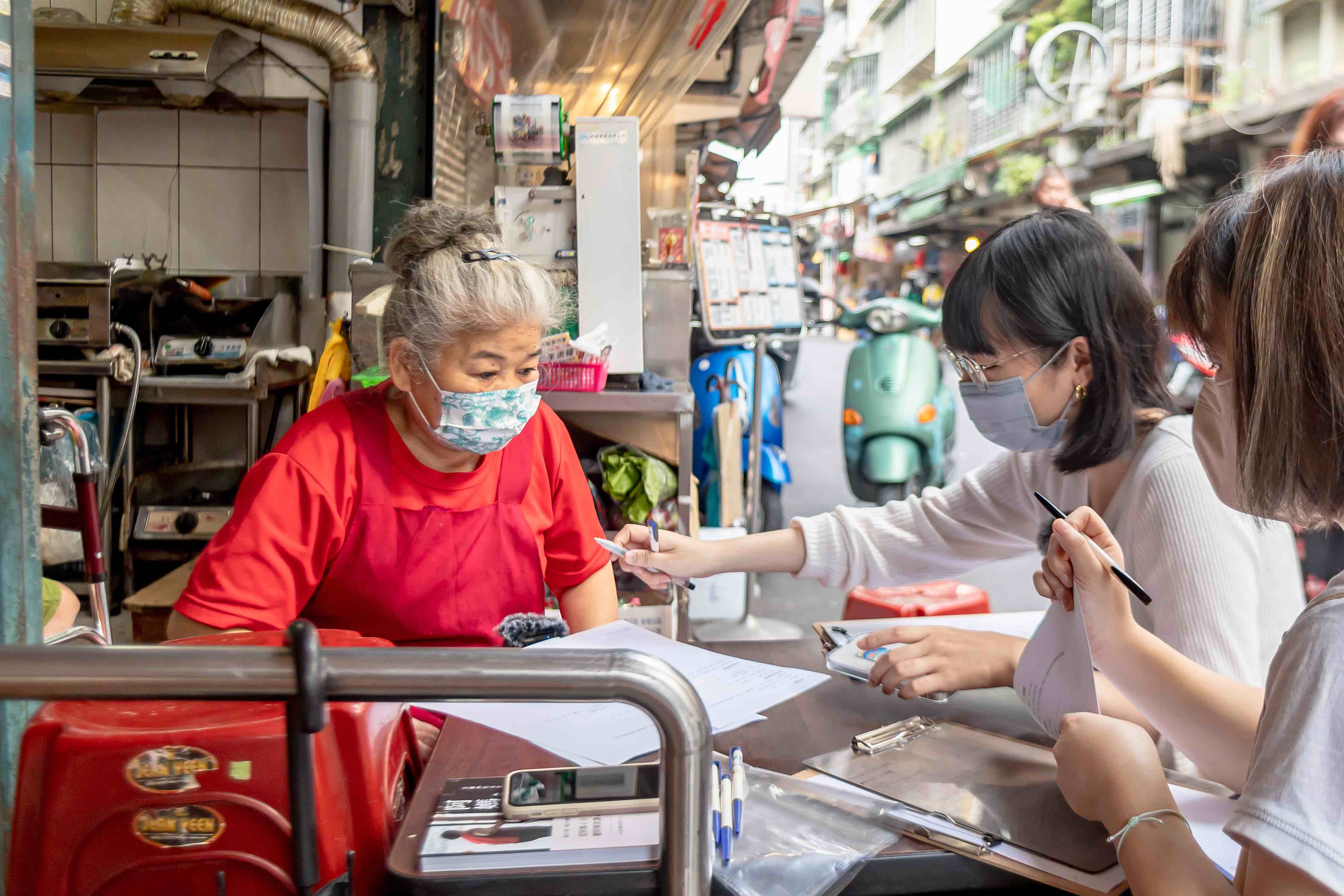 阿媽 ê 月-跨世代女性身體保存記憶 跨世代訪談